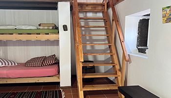 Sala alegre e confortável